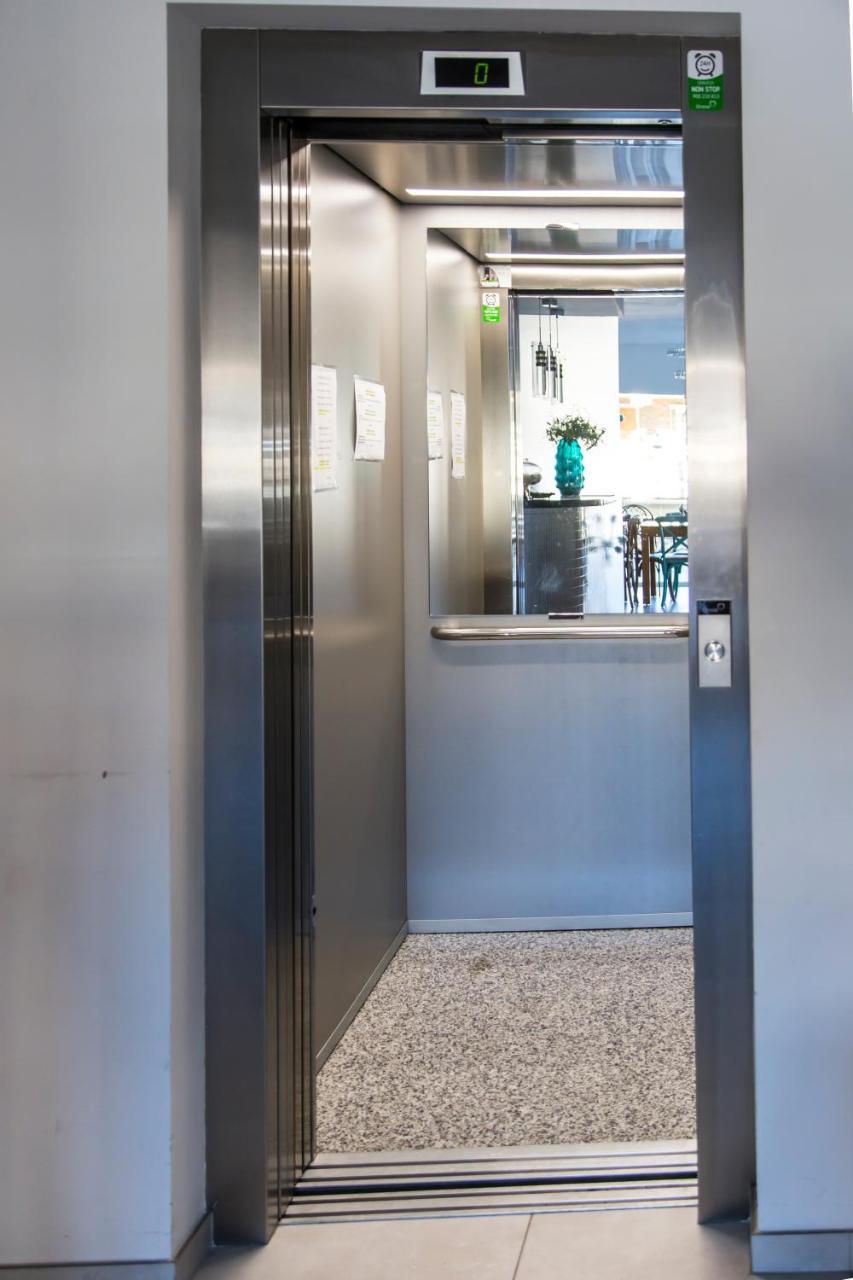 Apartamentos Sofia Benidorm Bagian luar foto