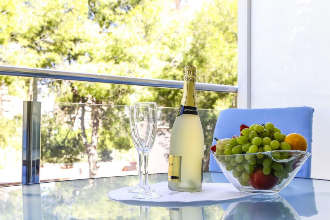 Apartamentos Sofia Benidorm Bagian luar foto