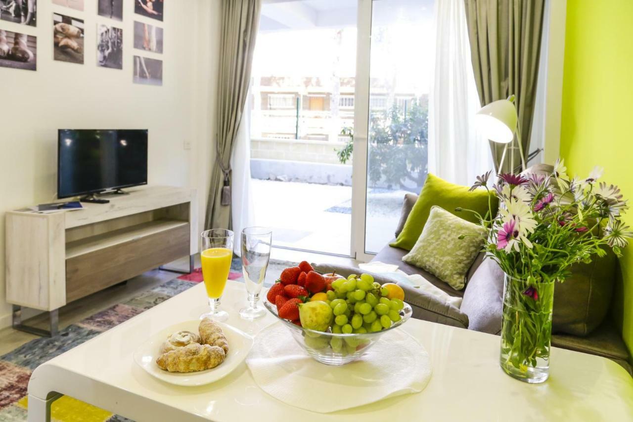 Apartamentos Sofia Benidorm Bagian luar foto